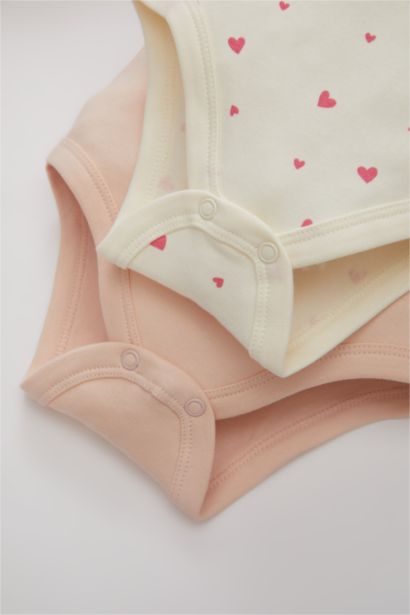 سالوبيت بيبي بناتي حديثي الولادة بطبعة قلب - قطعتين