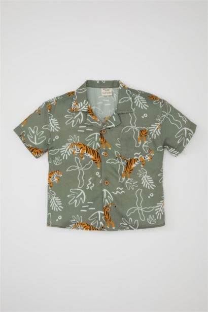 قميص ولادي نص كم مطبوع قصة عادية برقبة عالية