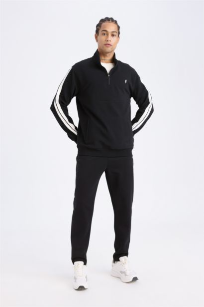 Standard Fit Sweatshirt