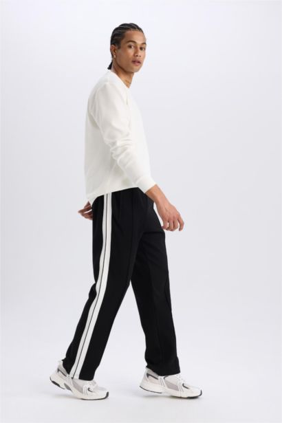 Standard Fit Jogger