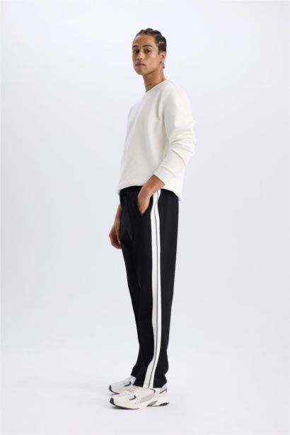 Standard Fit Jogger
