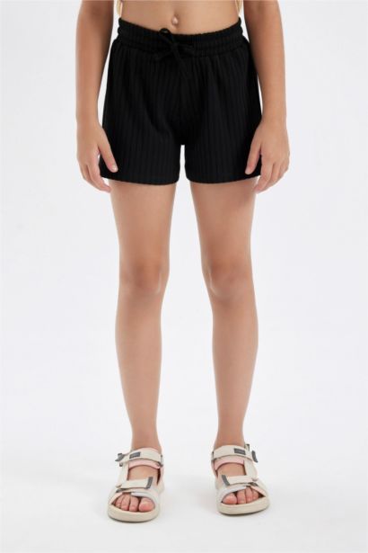 شورت بناتي قصير مضلع برباط