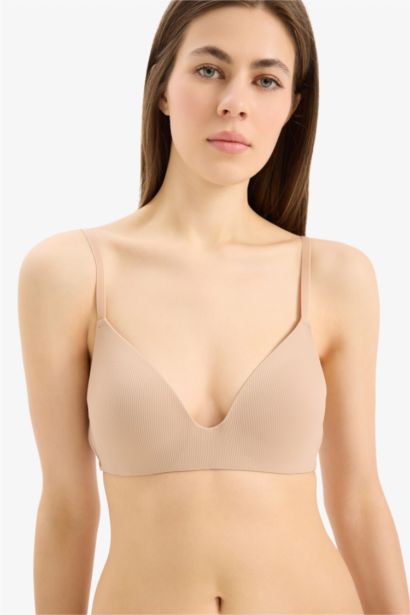 Бюстгальтер с треугольными чашечками, Fall in Love