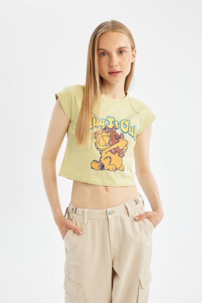 تيشيرت نص كم سليم فيت مطبوع من غارفيلد