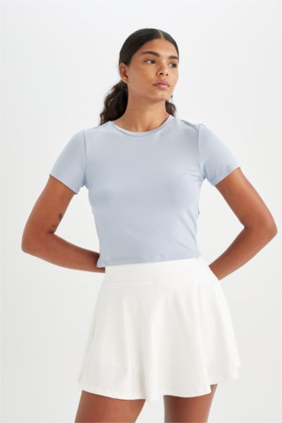 T-shirt Crop de sport à col rond et manches courtes de DeFacto Fit