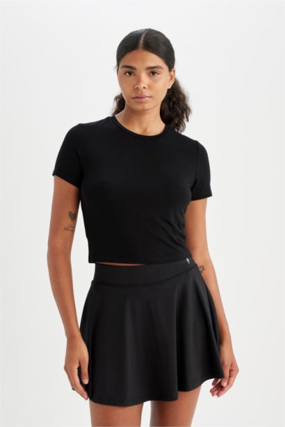 T-shirt de sport court à col rond à manches courtes