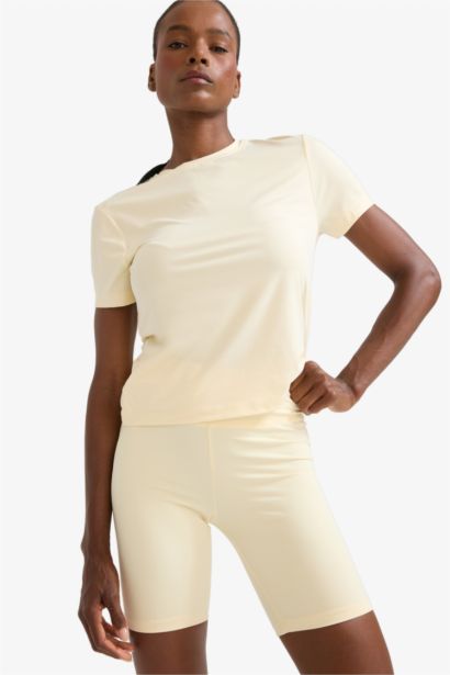 Standart Fıt Bisiklet Yaka Sporcu Kısa Kollu Tişört