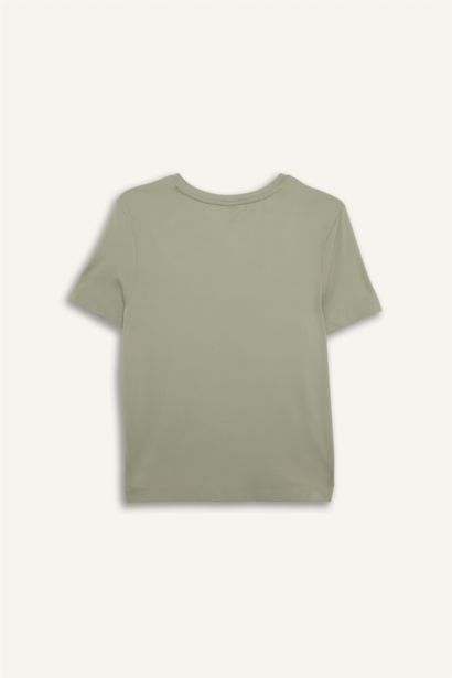 Standart Fıt Kısa Kollu Tişört