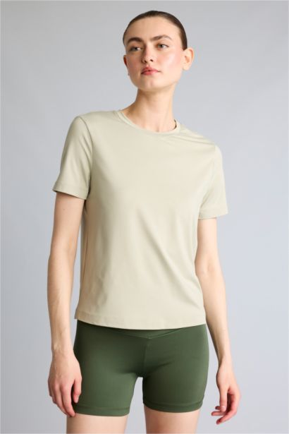 Standard Fit Short Sleeve T-Shirt