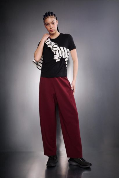 تيشيرت نص كم رياضي قصة عادية وياقة مستديرة