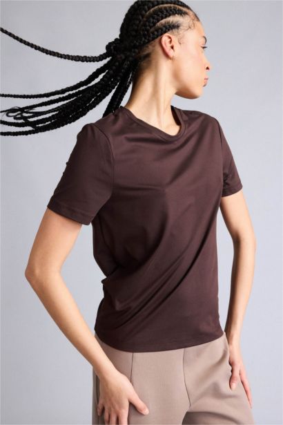 Standard Fit Crew Neck Sports T-Shirt