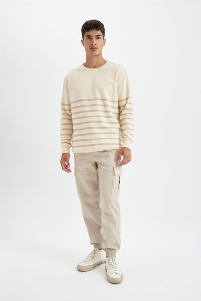 Comfort Fit Crew Neck Thick Fabric Sweatshirt