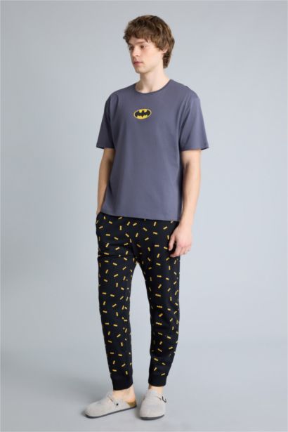 سيت قصة عادية نص كم من باتمان - قطعتين