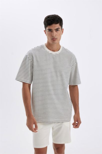 Relax Fit Bisiklet Yaka Çizgili Kısa Kollu Tişört