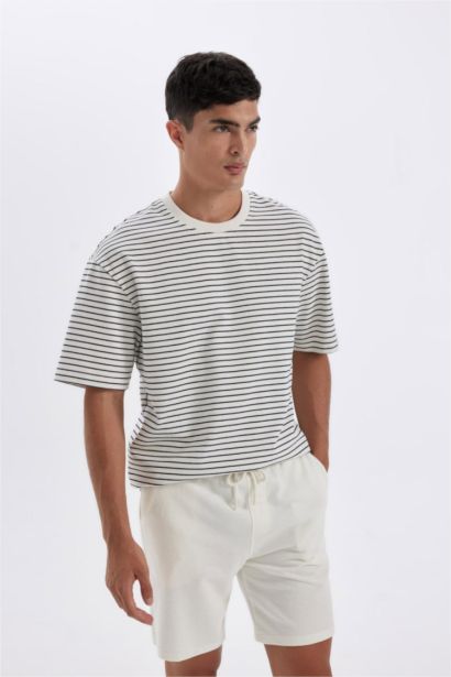 Relax Fit Bisiklet Yaka Çizgili Kısa Kollu Tişört