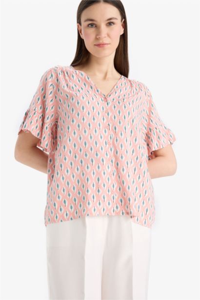 Regular Fit V-Neck Short Sleeve Shirt