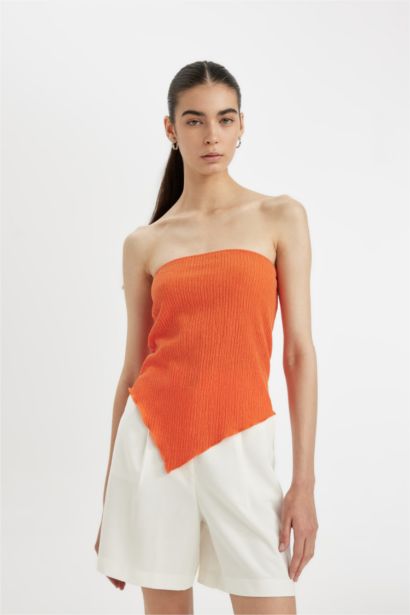 Slim Fit Wrapped Strapless Blouse