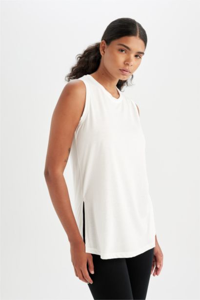 Long Fit Crew Neck Sleeveless Tank Top