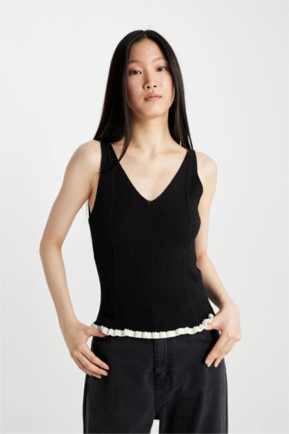 فانيلة سليم فيت بياخة V بدون ردن