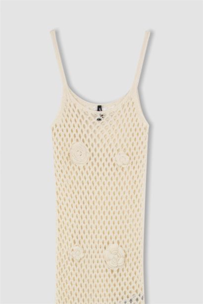 فستان ميدي كروشيه بحمالات