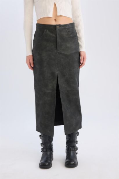 تنورة ميدي من جلد صناعي بمظهر مغسول بخصر عالي