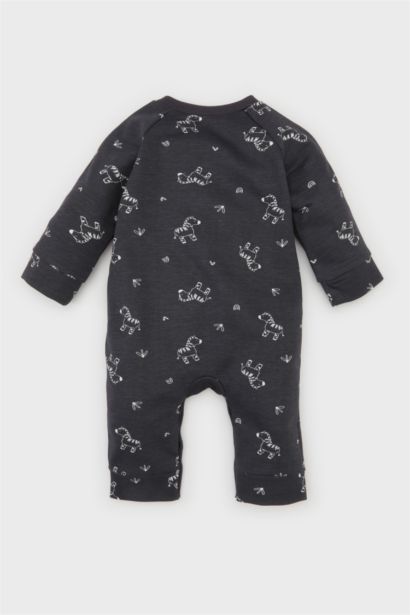 طقم بيبي اولادي جمبسوت زيبرا وايس كاب - قطعتين