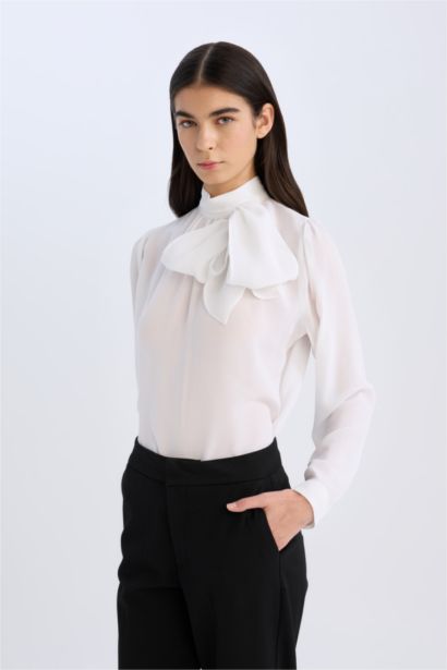 بلوزة بيزك سادة ابيض قصة عادية ردن طويل