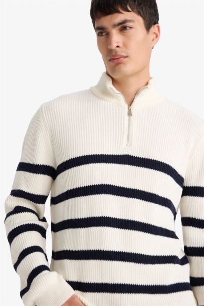 Standard Fit Stand Collar Half Zipper Striped Knitwear Pullover