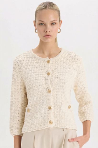 Кардиган стандартного кроя с круглым вырезом