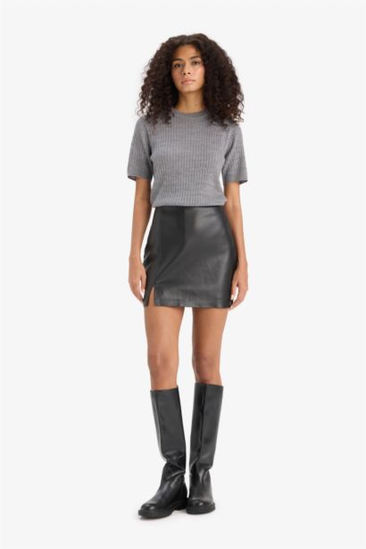 Regular Fit Crew Neck Short Sleeve Knit Pullover