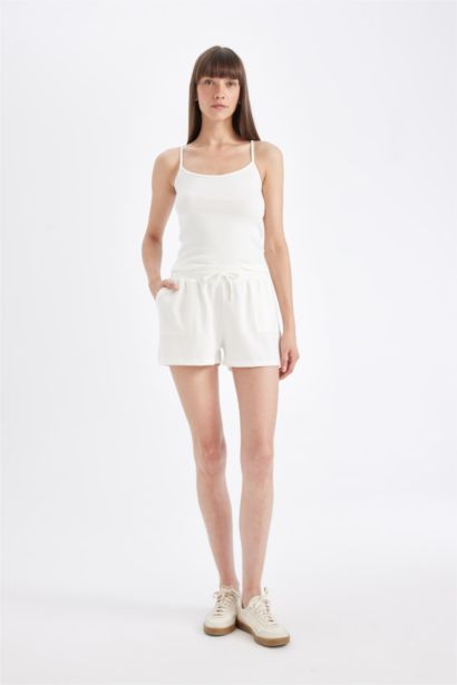 تانك توب مضلع قصة عادية برقبة مستديرة