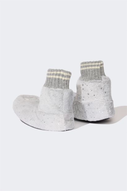 شبشب منزلي شتوي نسائي بكعب مسطح