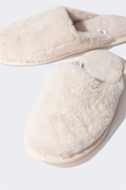 Kadın Düz Taban Pelüş Ev Terliği