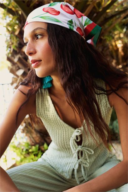 Slim Fit V Neck Tie Sleeveless Blouse