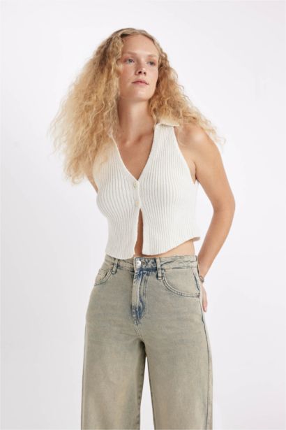 Slim Fit Polo Collar Vest