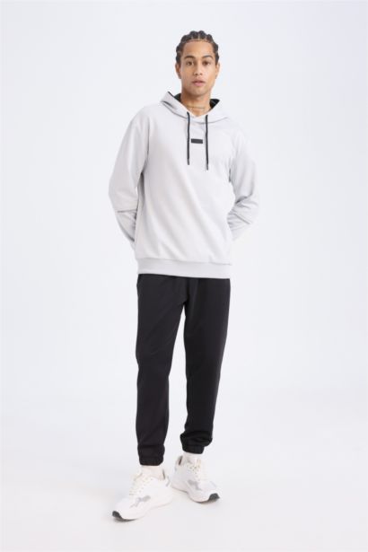 Standard Fit Sweatshirt