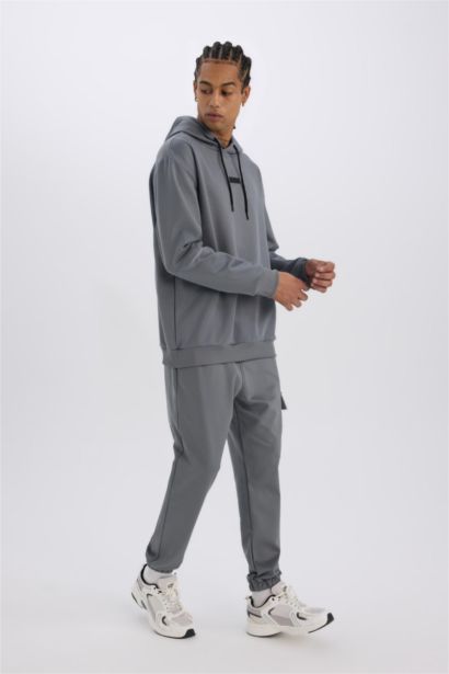 Standard Fit Jogger