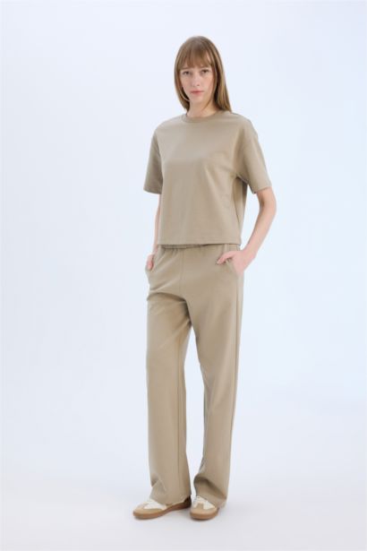 Elastic Waist Pocketed Basic Wide Leg Sweatpants