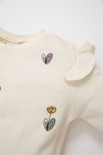 تيشيرت بناتي بنقشة الزهور كم طويل قصة عادية برقبة مستديرة