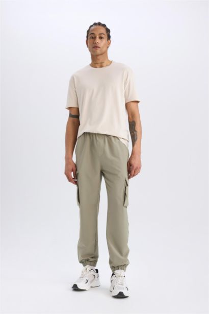 Sporcu Jogger Eşofman Altı Slim Fit Dar Kesim Dokuma Kargo Cepli Standart Paça