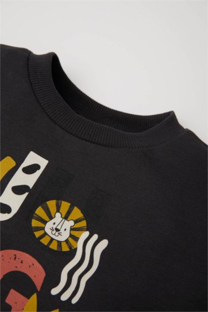 سويت شيرت ولادي مطبوع قصة عادية وبطانة ناعمة