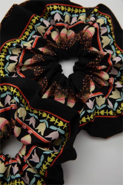 Lug Von Siga x DeFacto Desenli Saç Tokası