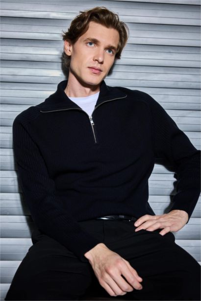 Standard Fit Knitwear Pullover