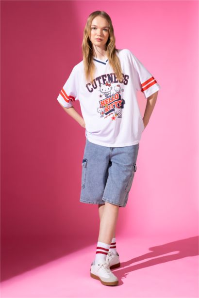 Hello Kitty Oversize Fit V-Neck Printed T-Shirt