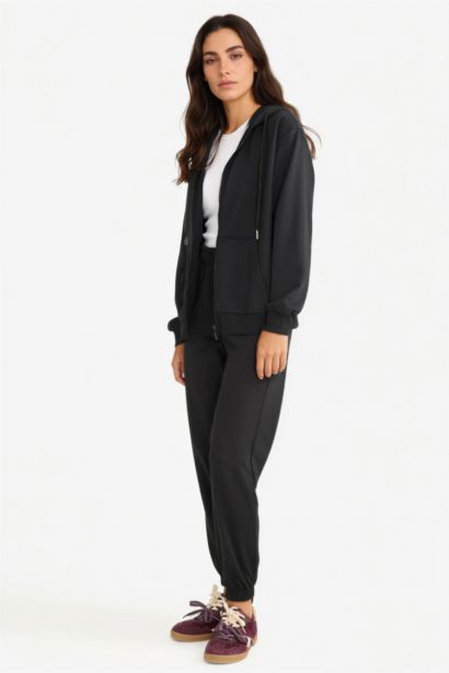 بنطلون جوجر فيت بيزك قماش خفيف