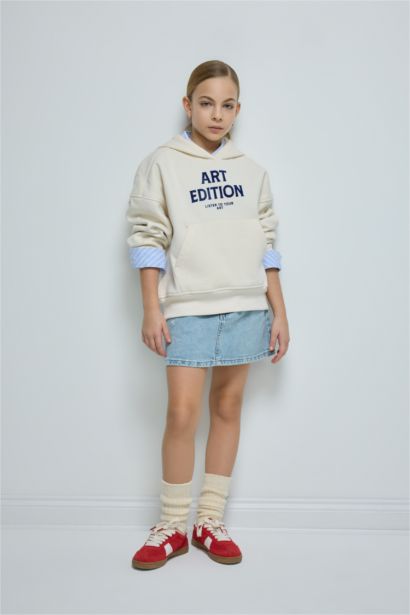 Oversize Geniş Kalıp Kapüşonlu Baskılı İçi Yumuşak Tüylü Sweatshirt Kız Çocuk