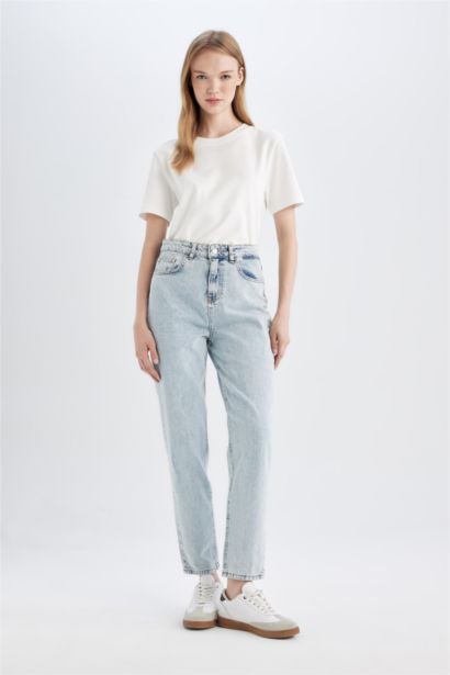 بنطلون جينز موم فيت بخصر عالي بقالب مريح ورجل ضيقة