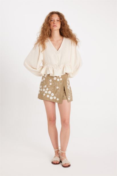Manuka x DeFacto Keten Karışımlı Nakışlı Mini Şort Etek
