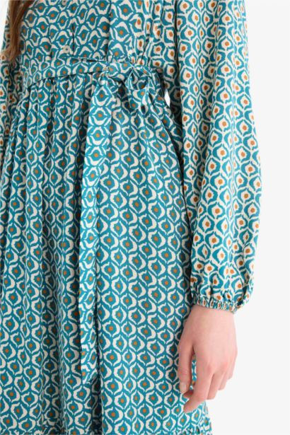 Hakim Yaka Desenli Kuşaklı Uzun Kollu Maxi Tesettür Elbise