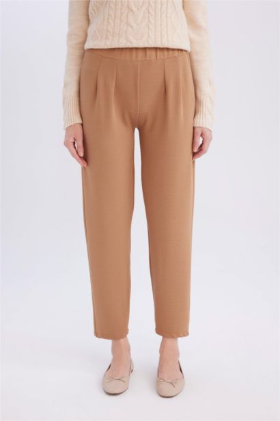 Straight Fit Elastic Waist Pleated Basic Trousers